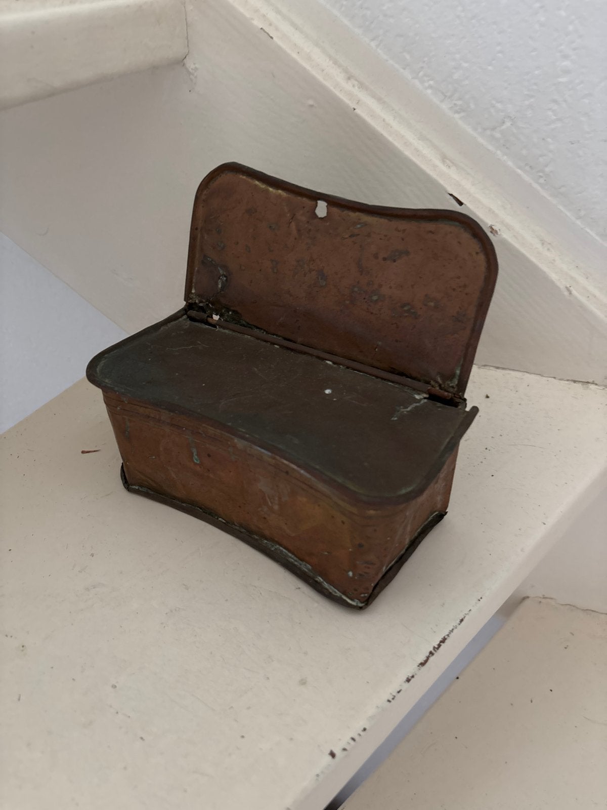 Antieke Koperen Tabaksdoos met Scharnierend Deksel, Antiek en Kunst, Ophalen of Verzenden, Koper