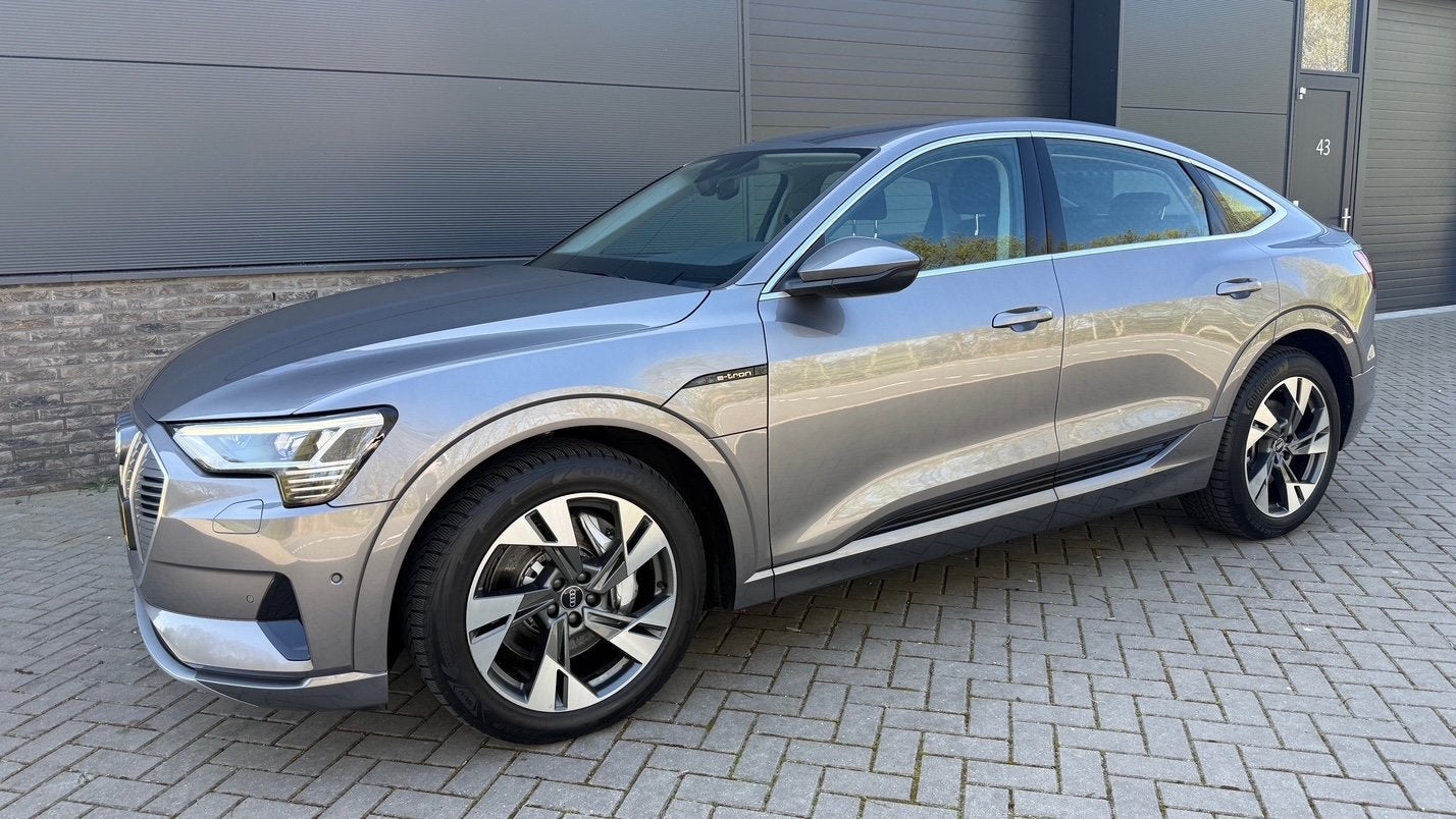 Audi e-tron Sportback 55 quattro Business edition 95 kWh SOH, Auto's, Audi, Automaat, 131 €/maand, 95 kWh, Origineel Nederlands