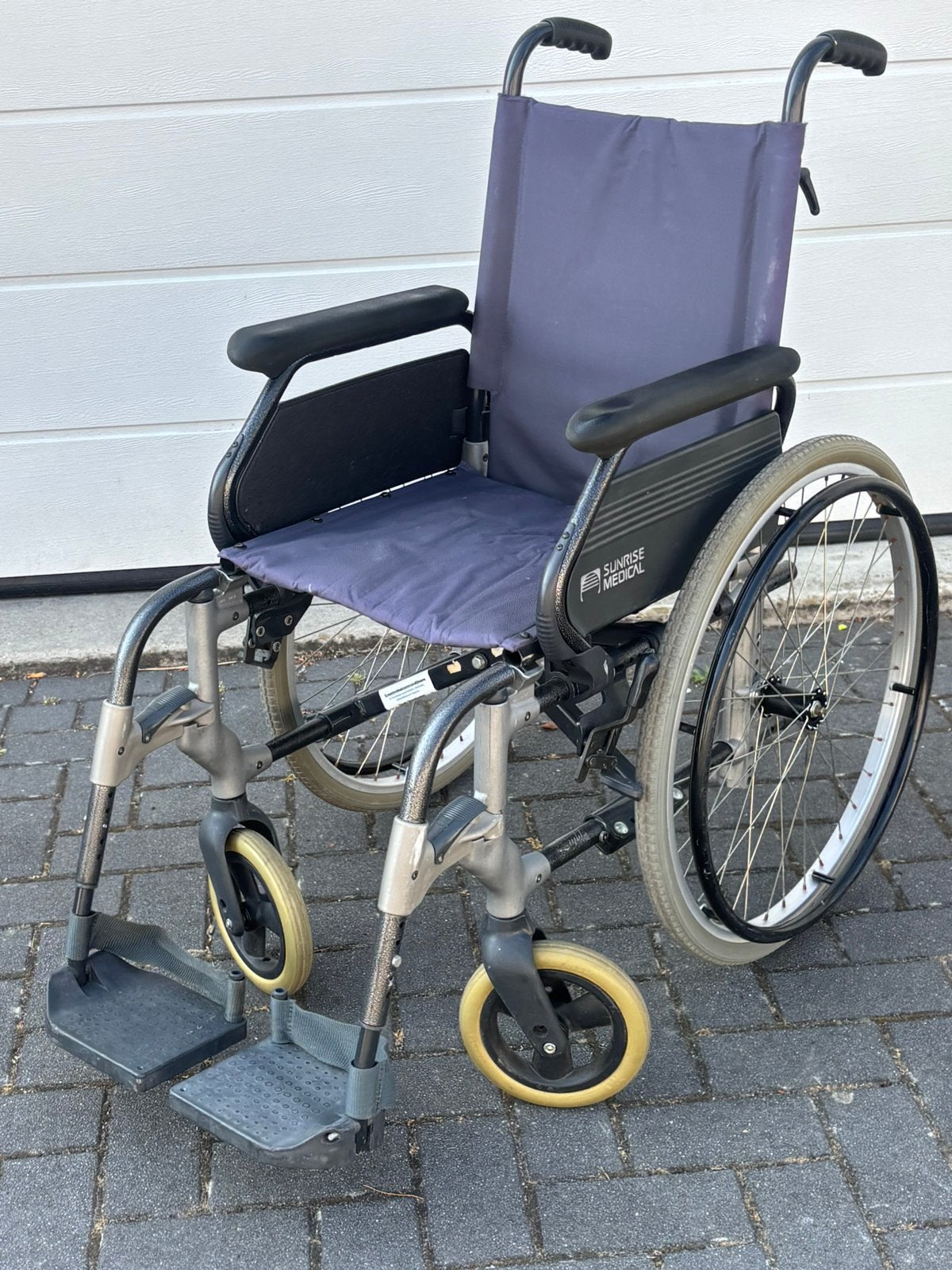 Lichtgewicht inklapbare Rolstoel Sunrise Medical €100,00., Gebruikt, Meer info ☎️0️⃣6️⃣➖2️⃣0️⃣9️⃣0️⃣1️⃣0️⃣4️⃣0️⃣, Nederland, Sunrise Medical ultralight