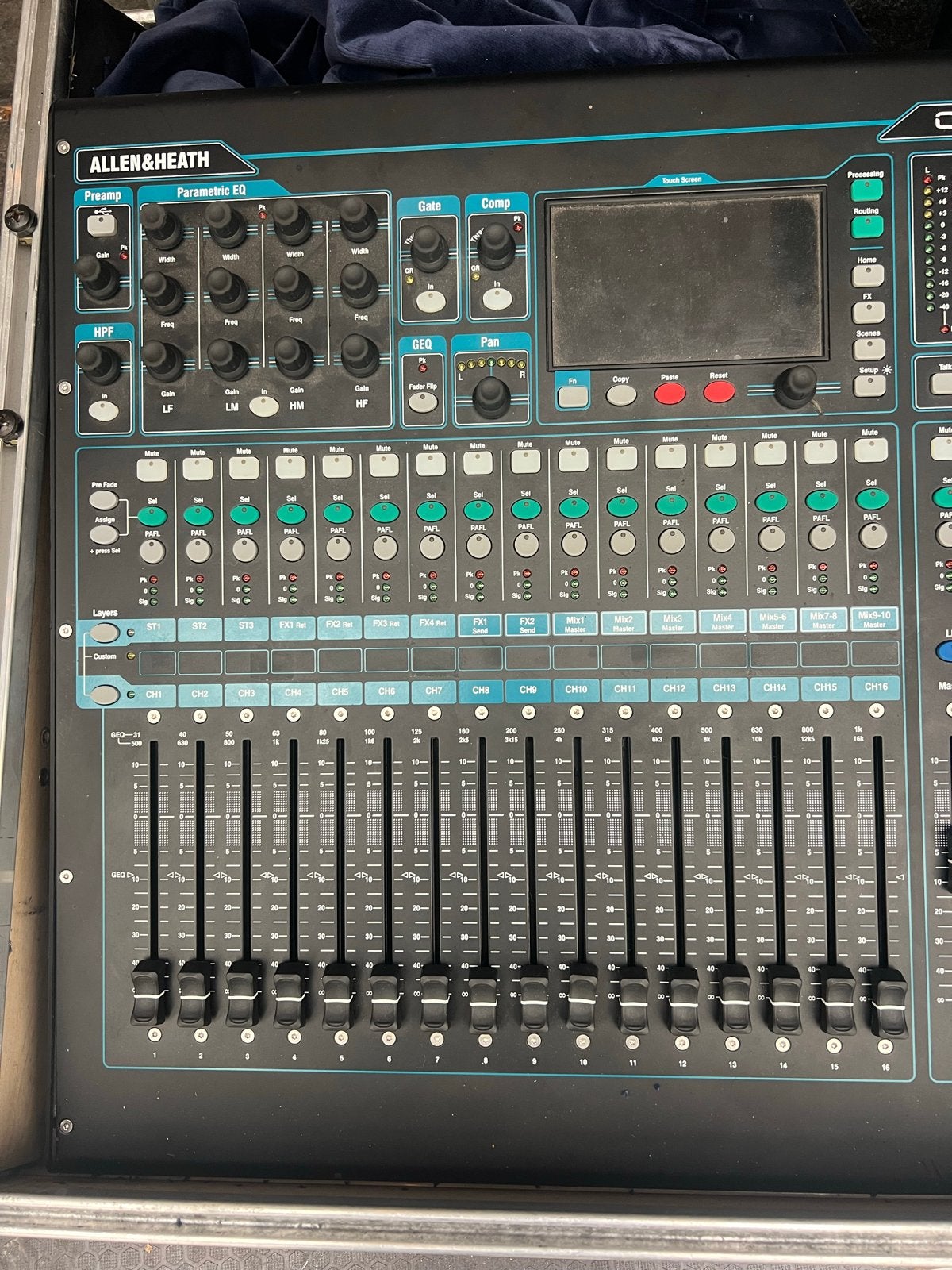 Allen & Heath QU-16 Digitale Mixer - Perfect voor Live Gelui, Ophalen, Gebruikt, 10 tot 20 kanalen, Microfooningang