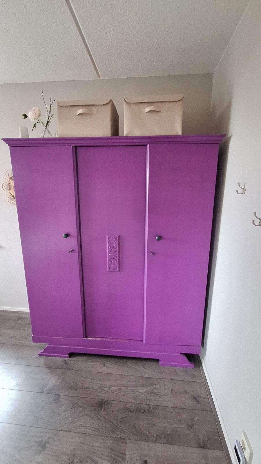 Unieke retro kledingkast roze/fuchsia hang en leg, Huis en Inrichting, Kasten | Kledingkasten, Ophalen, Met deur(en), Gebruikt