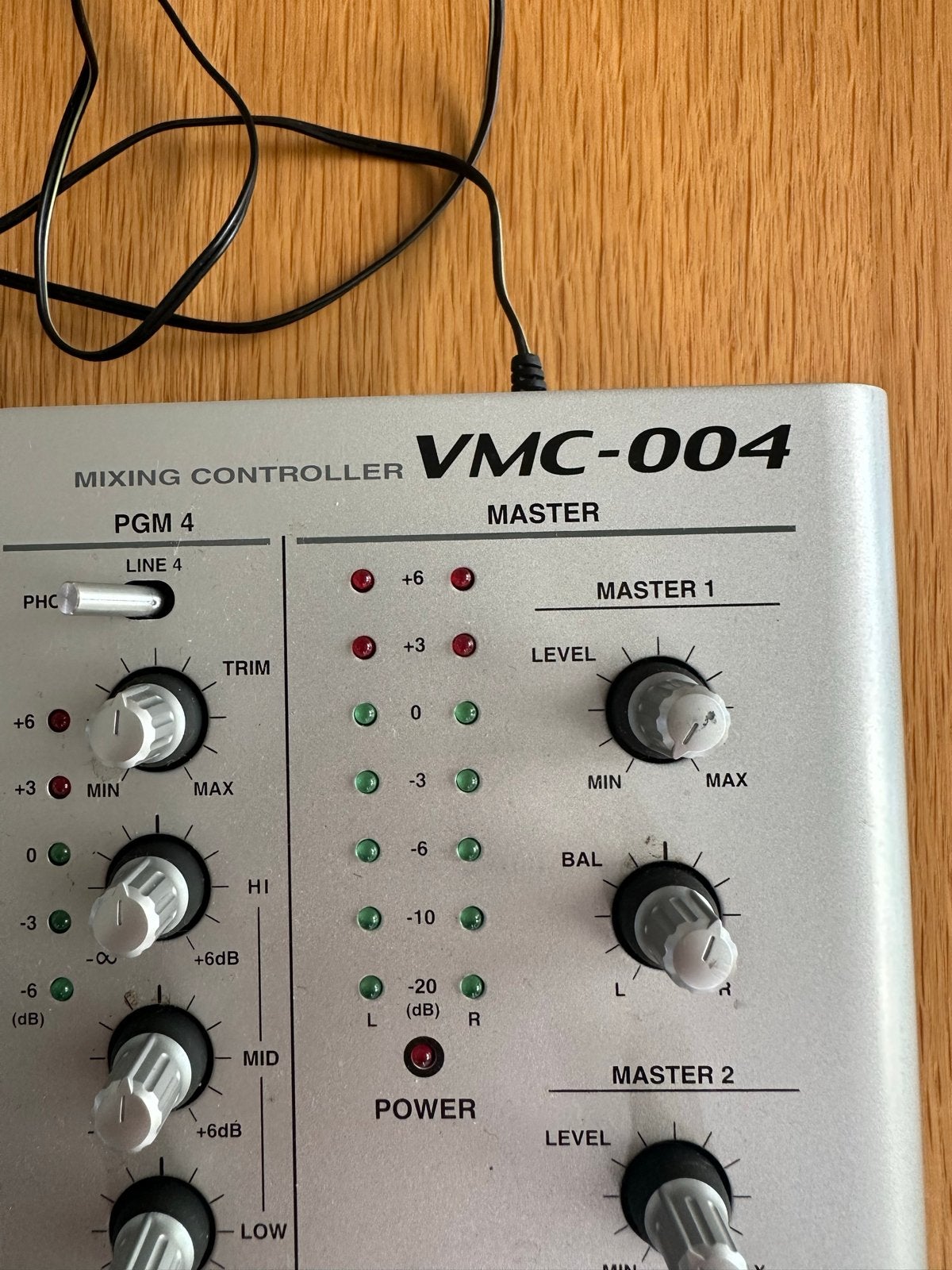 ≥ Vestax VMC-004 DJ Mixer - 4-kanaals Mengpaneel (m2414031275
