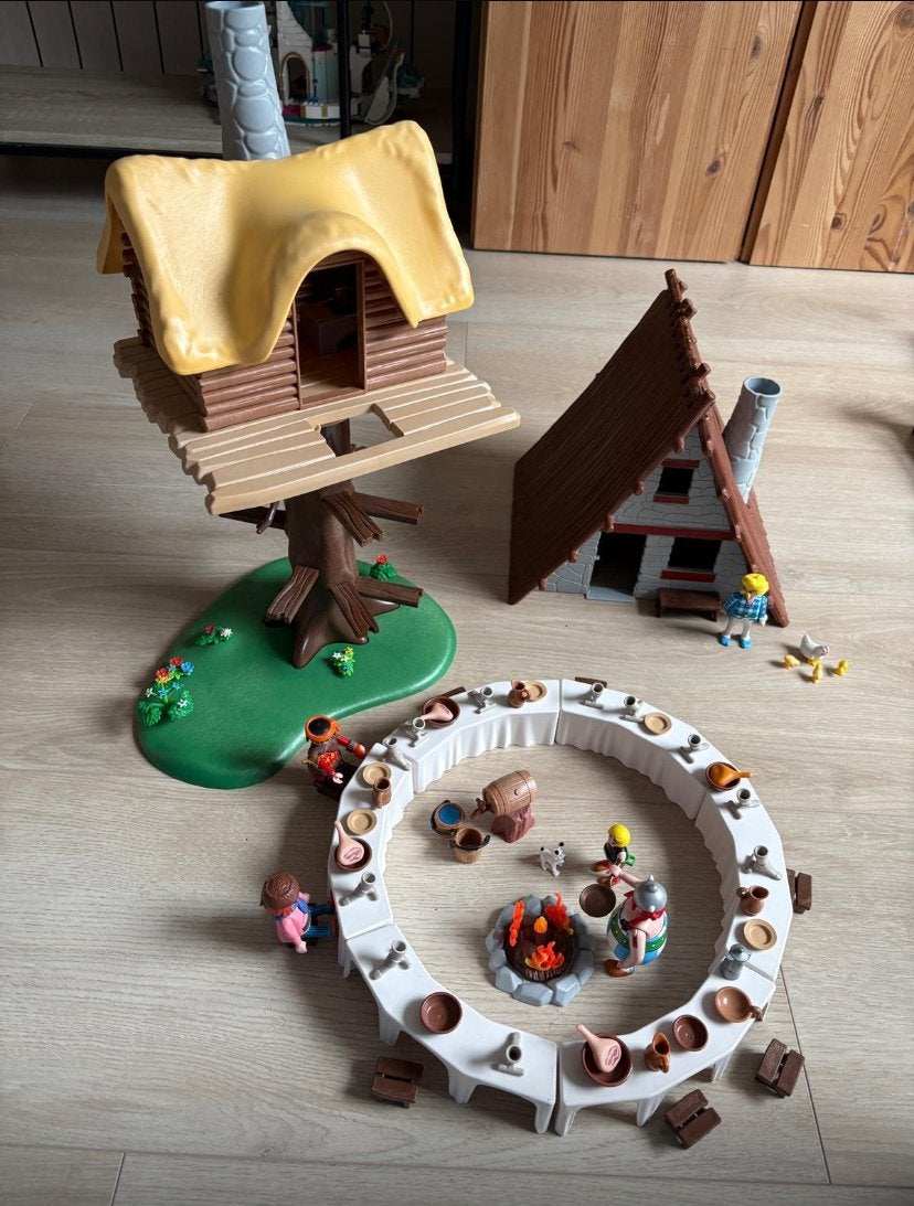 Playmobil Asterix en Obelix set met boomhut en hut, Ophalen of Verzenden, Zo goed als nieuw, Jongen of Meisje