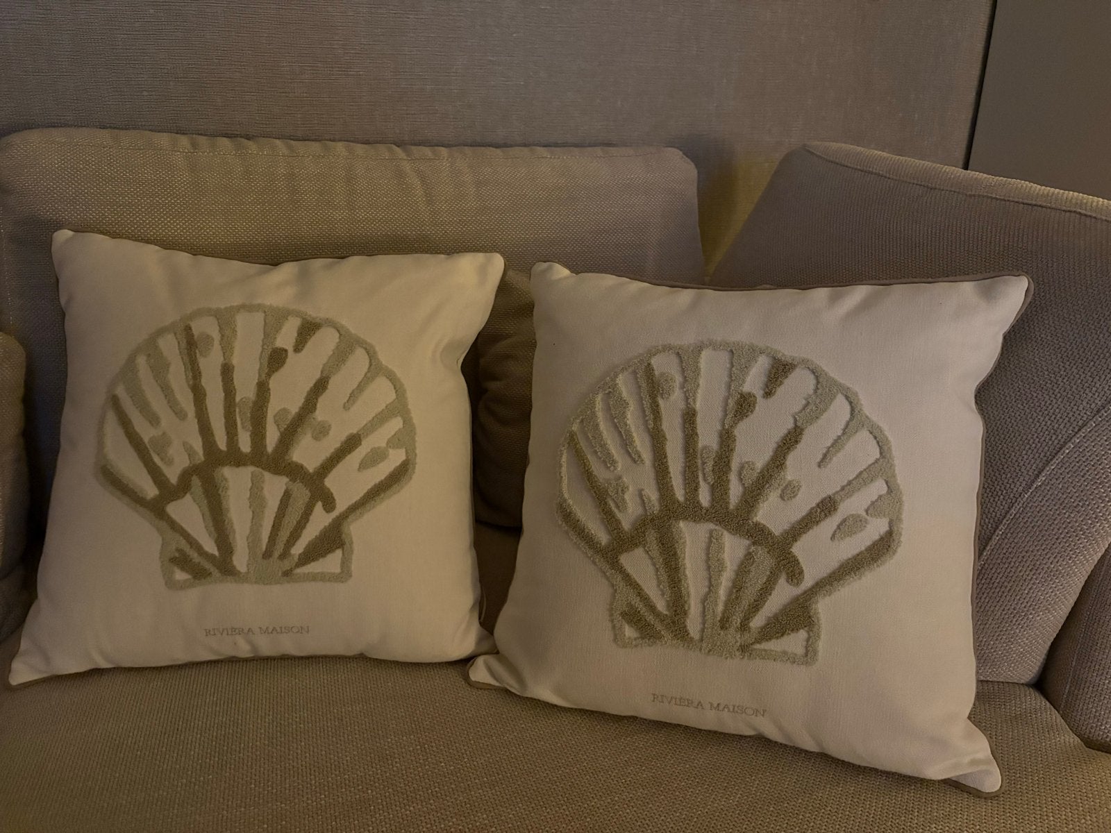 Riviera Maison Kussens met Schelpdesign (Set van 2), Ophalen of Verzenden, Zo goed als nieuw, Wit, Vierkant