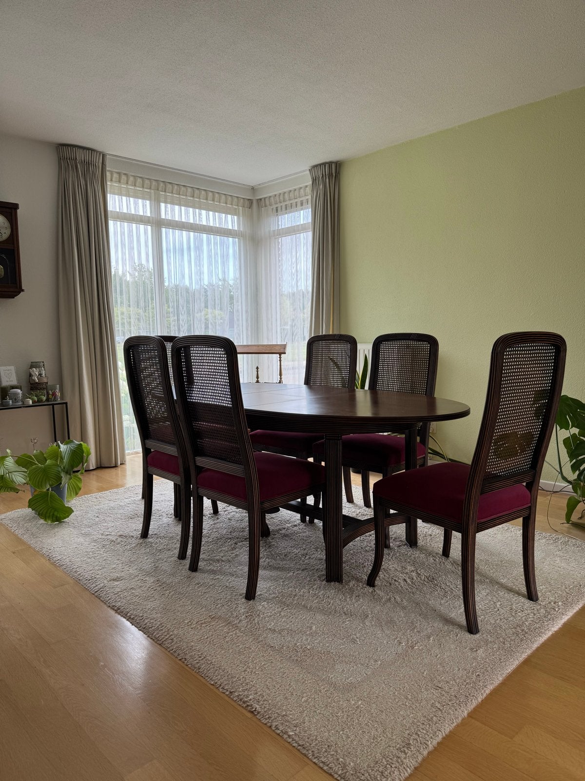 Uitschuifbare ovale eettafel met 6 stoelen, Huis en Inrichting, Tafels | Eettafels, Ophalen, Gebruikt, 200 cm of meer, 50 tot 100 cm