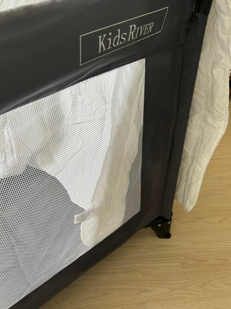Campingbedje Kids River met matrasje en dekbed, Ophalen, Gebruikt, Reisbedje
