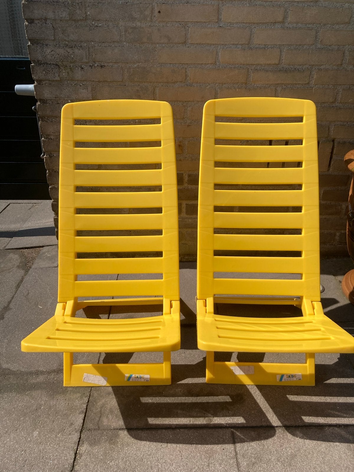 Stevige gele plastic strandstoelen, plat op te bergen, Tuin en Terras, Tuinstoelen, Gebruikt, Plastic, Inklapbaar, Ophalen