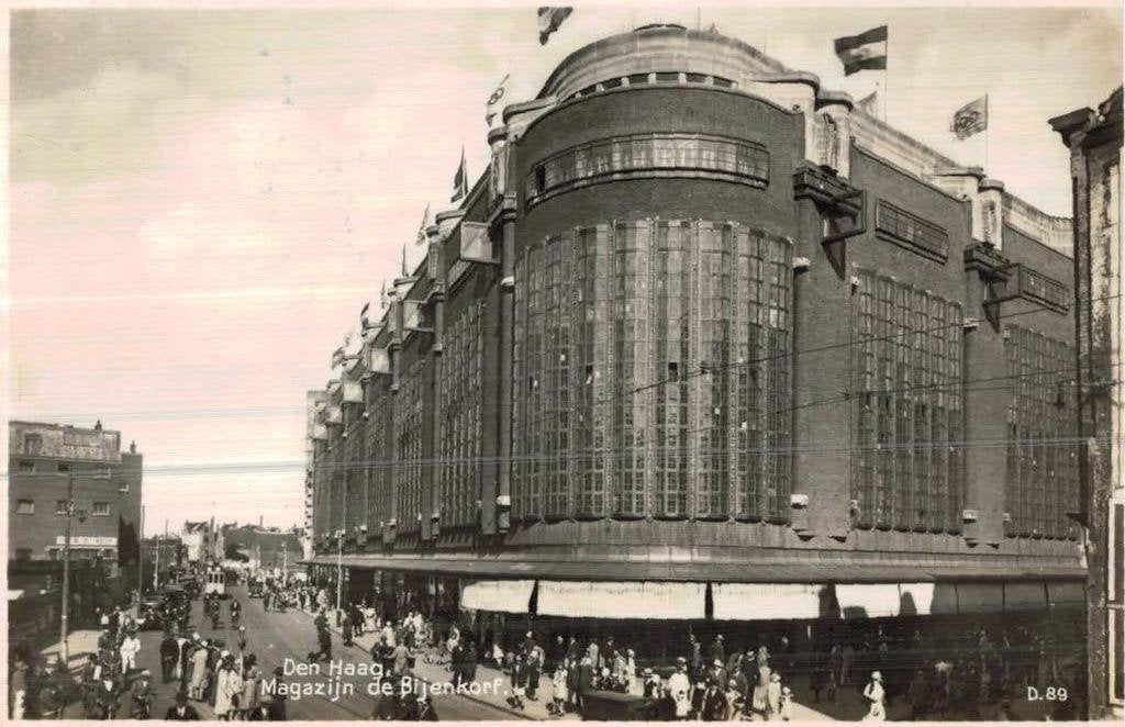 1933 DEN HAAG Magazijn de Bijenkorf . Met verhaal, Ophalen of Verzenden, 1920 tot 1940, Gelopen, Zuid-Holland