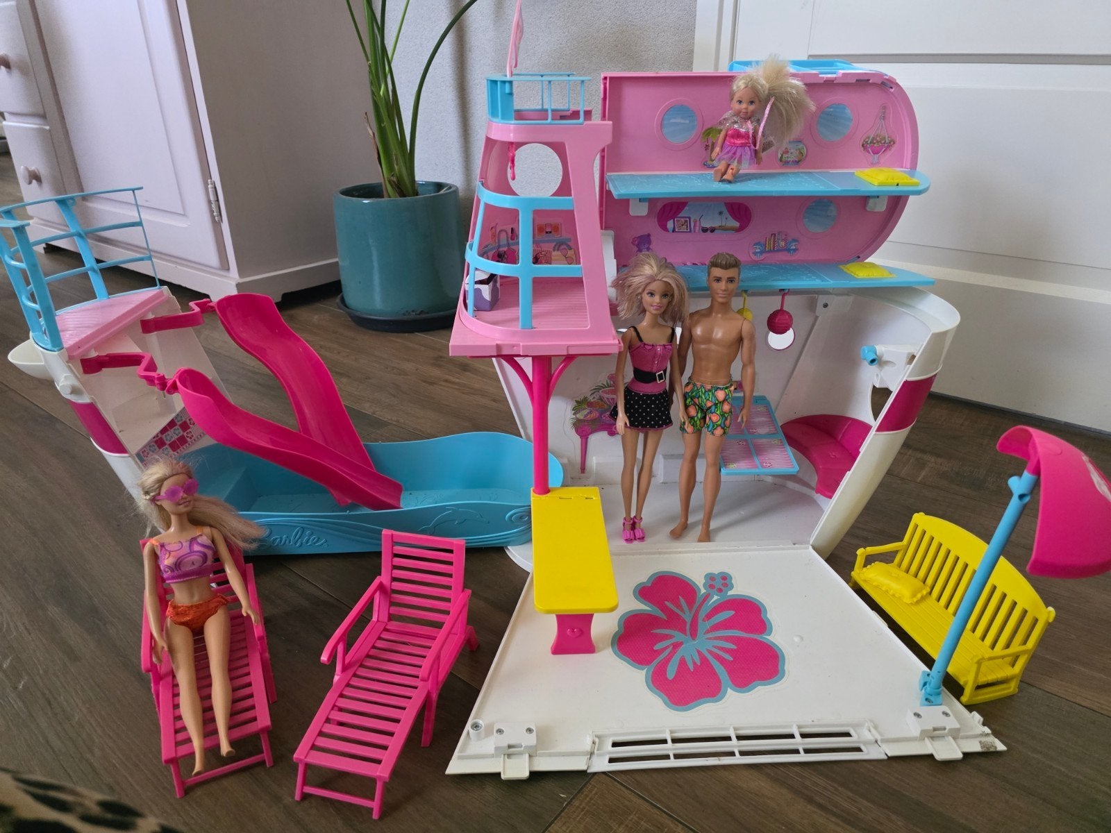Barbie Cruise Schip met Poppen en Accessoires, Ophalen, Gebruikt, Barbie