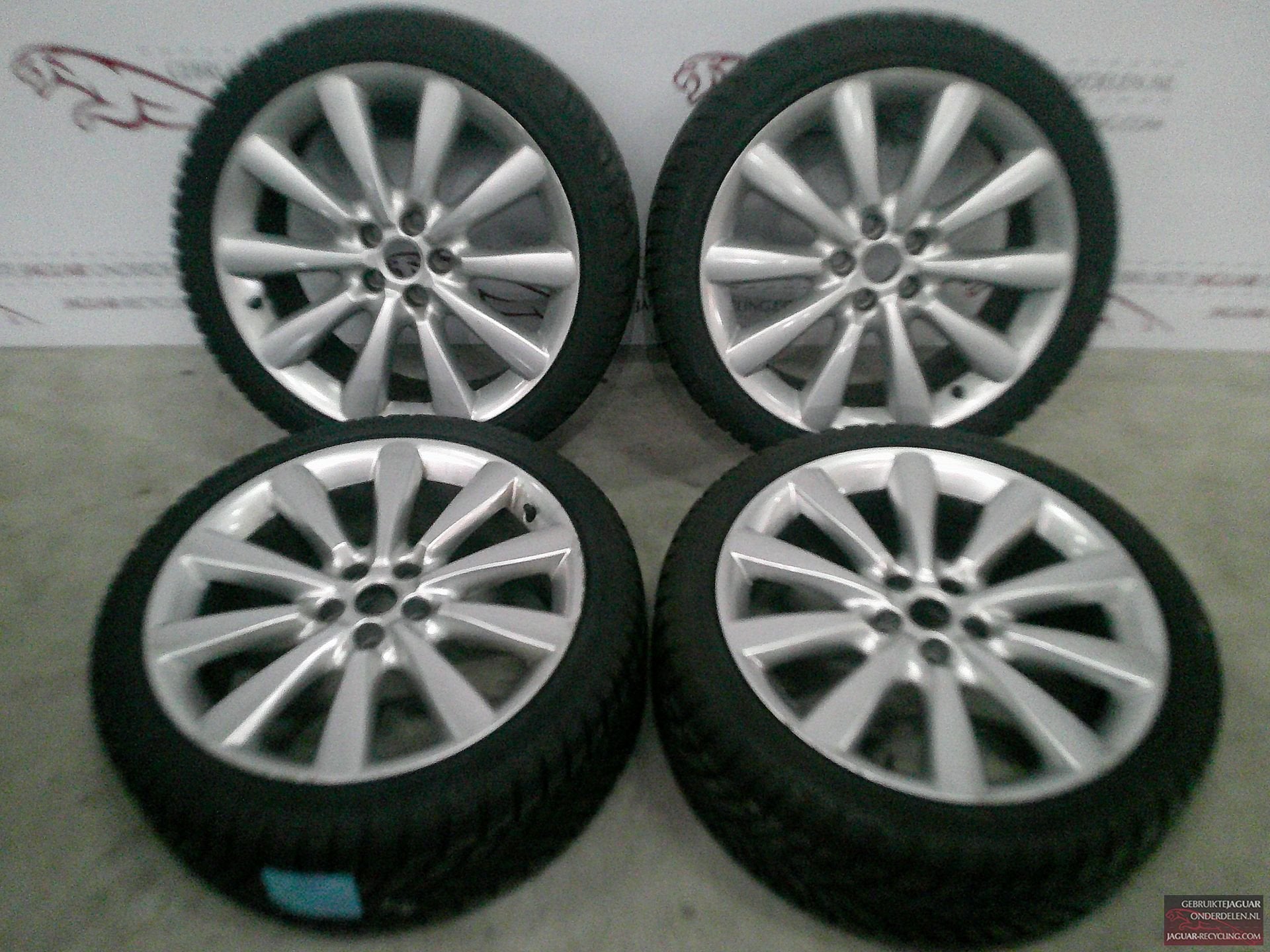 19″ Atura Jaguar XJ / XF velgen set met Dunlop Winterbanden, Auto-onderdelen, 19 inch, -, -, Banden en Velgen