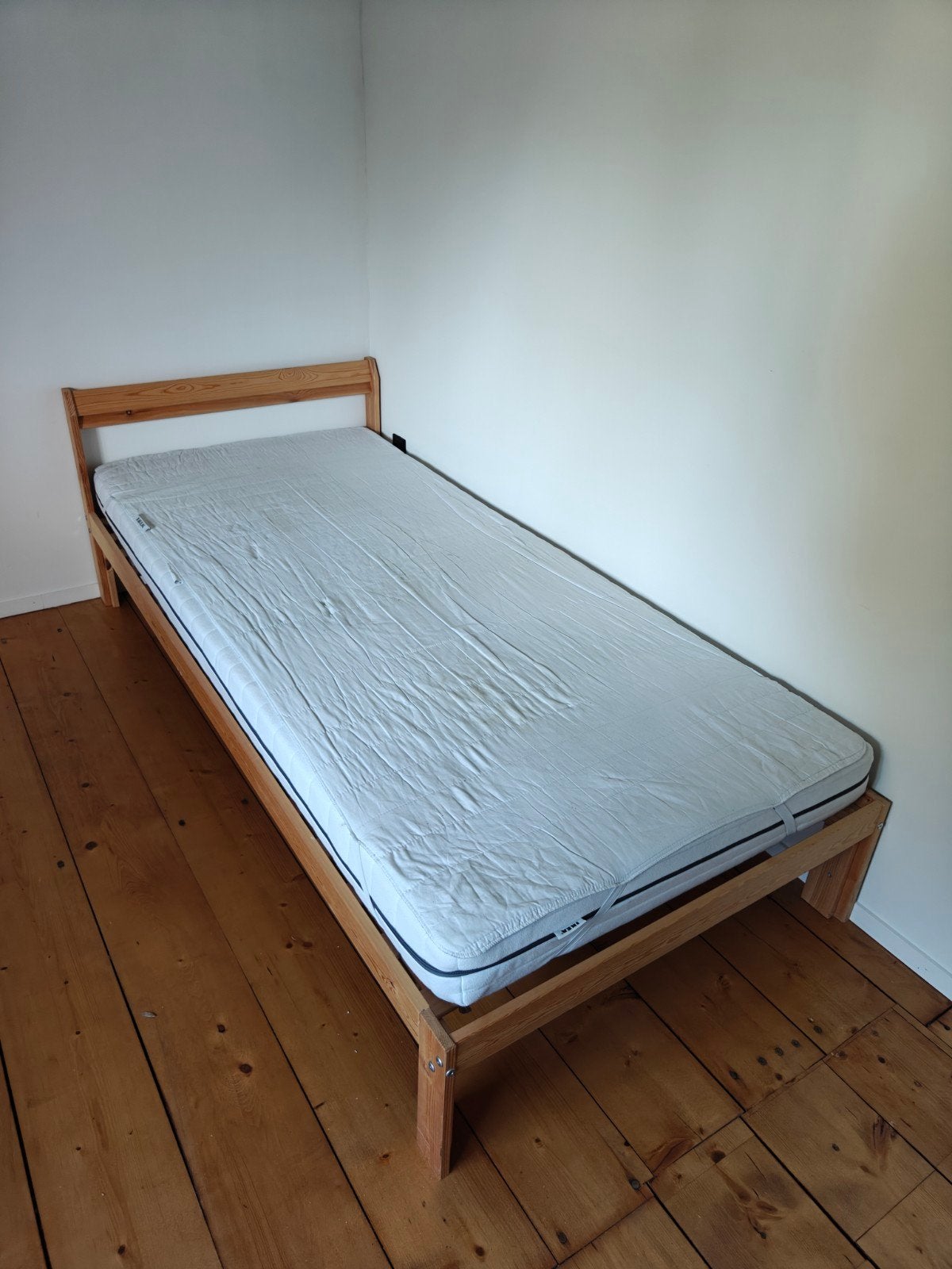 Ikea Neiden eenpersoonsbed 90x200 met lattenbodem en m, Ophalen, Gebruikt, 90 cm, 200 cm