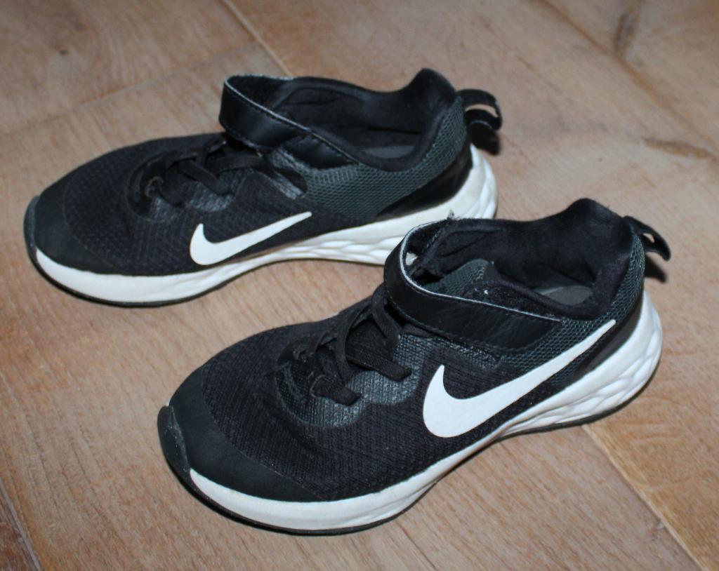 Nike schoenen maat 30, Gebruikt, Schoenen, Ophalen of Verzenden, Nike