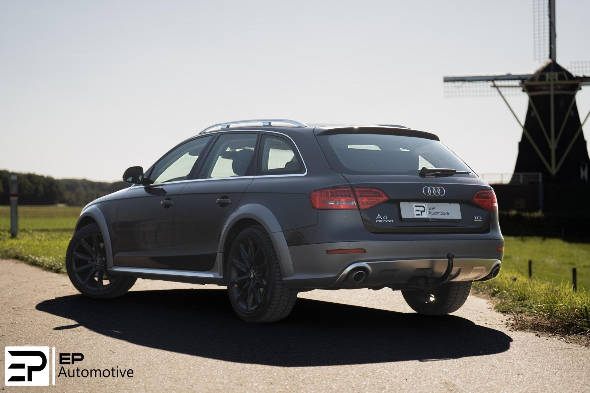 AUDI A4 ALLROAD 3.0 V6 TDI QUATTRO 239ch - BVA 7 - CUIR/ALCANTARA - JANTES 19" - ATTELAGE - SIÈGES CHAUFFANTS