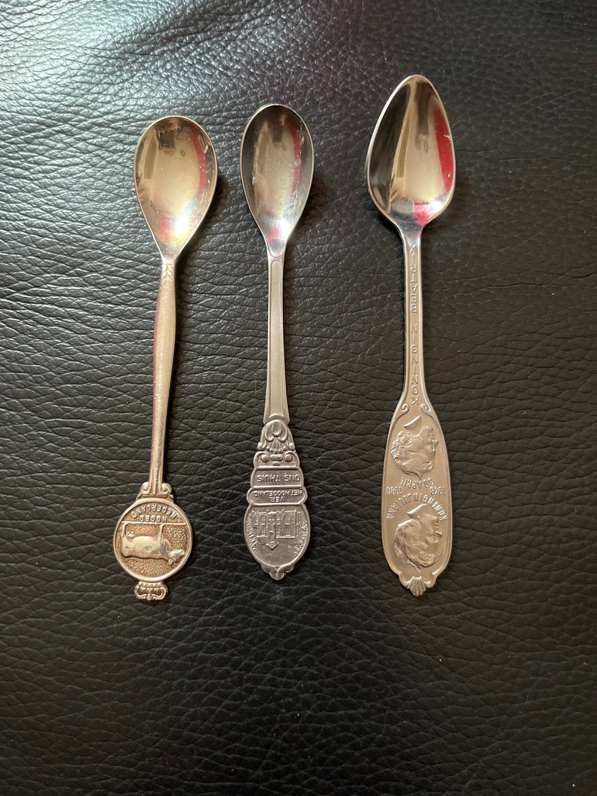 Set van 3 verzamel lepels: Nederland, Koningshuis, souvenir, Verzenden