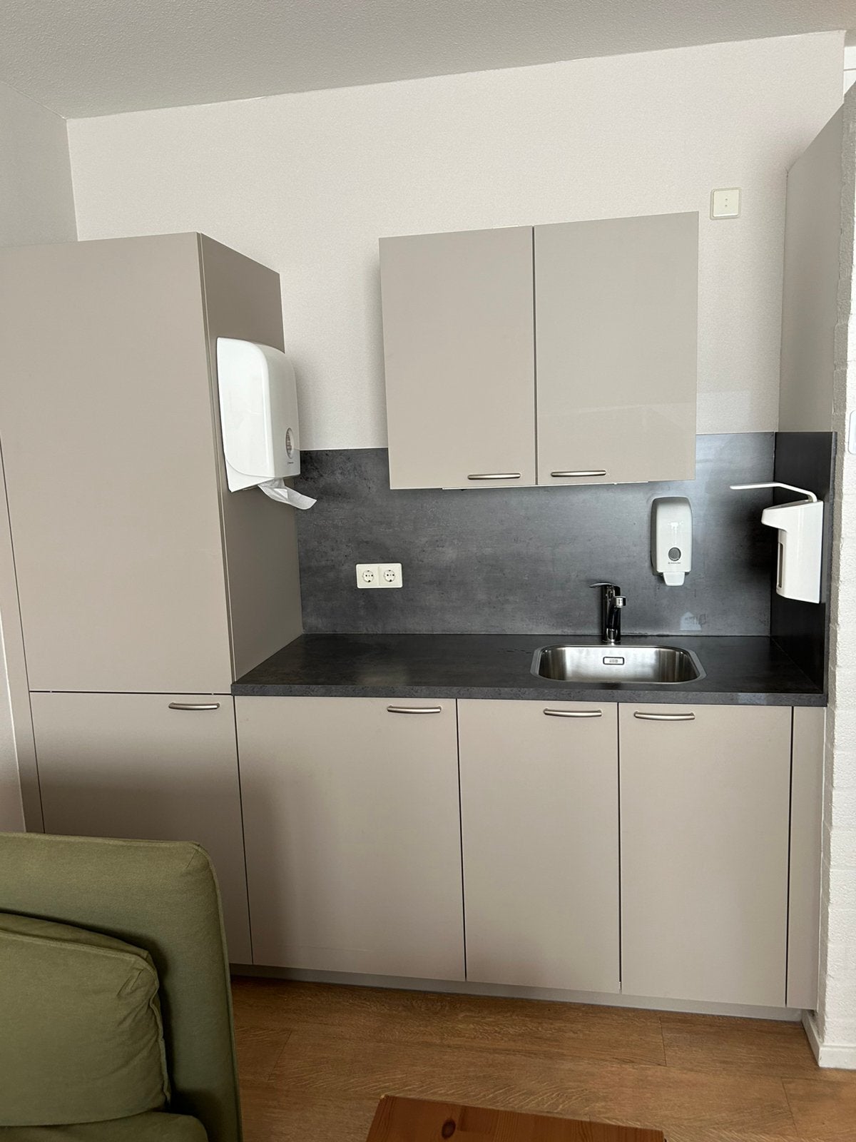 Keuken, Ophalen, Zo goed als nieuw, Bruin, Enkelwandige keuken
