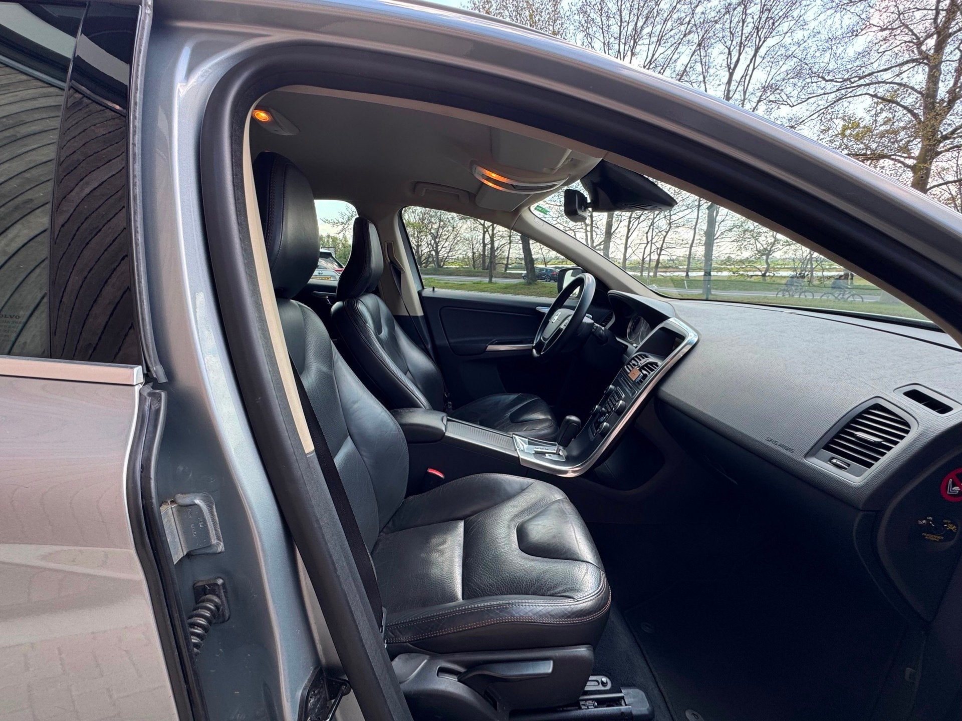 Foto 7 van Volvo XC60 2.0 T5 |LEES TEKST|