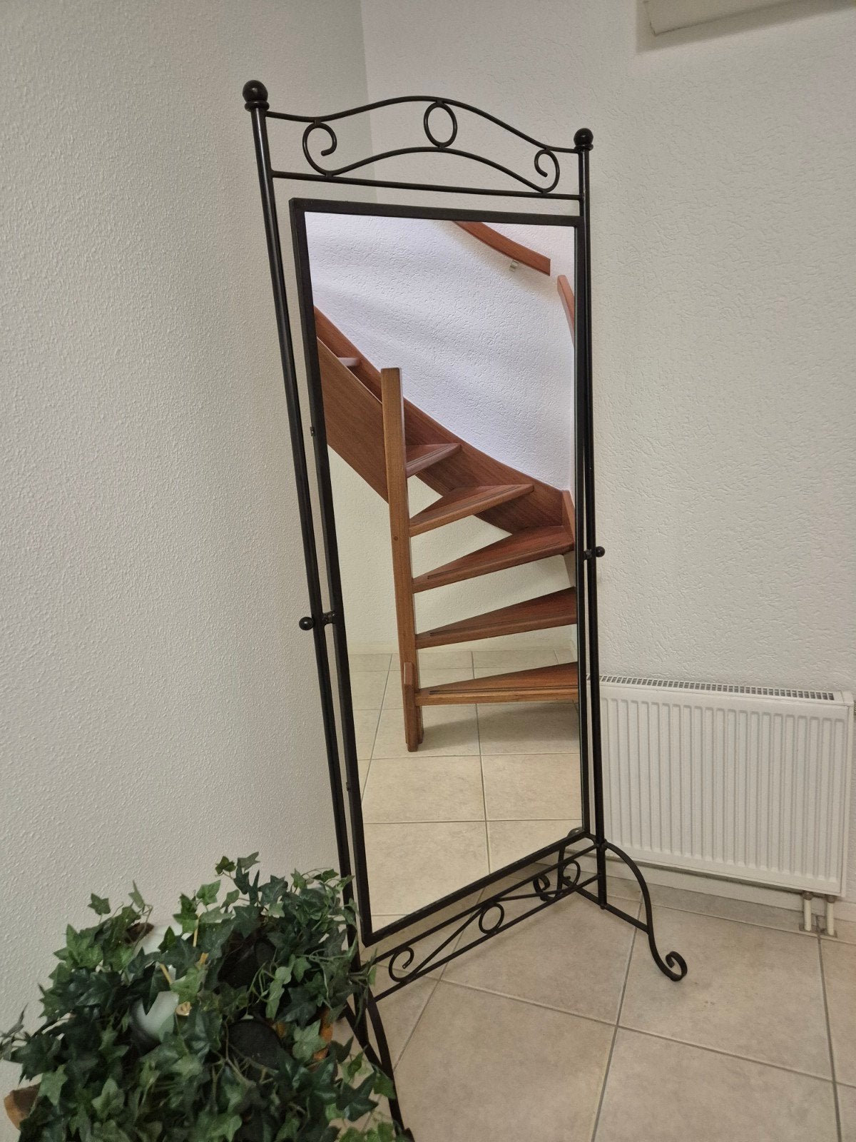 Passpiegel met sierlijk smeedijzeren frame, Ophalen, Zo goed als nieuw, Rechthoekig, Minder dan 50 cm