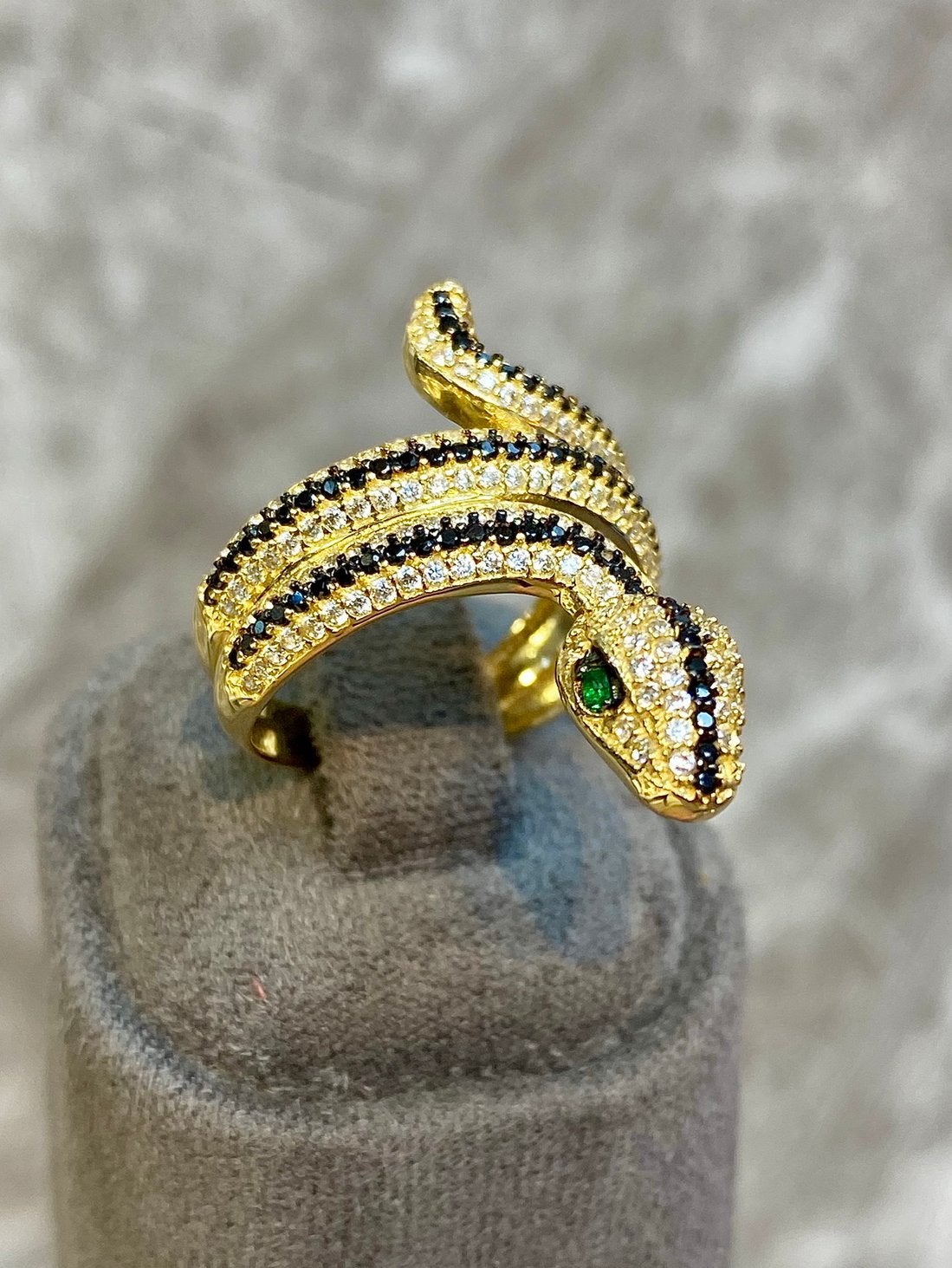 14k Gouden Slangenring, 18 tot 19, Nieuw, Ophalen of Verzenden, Dame