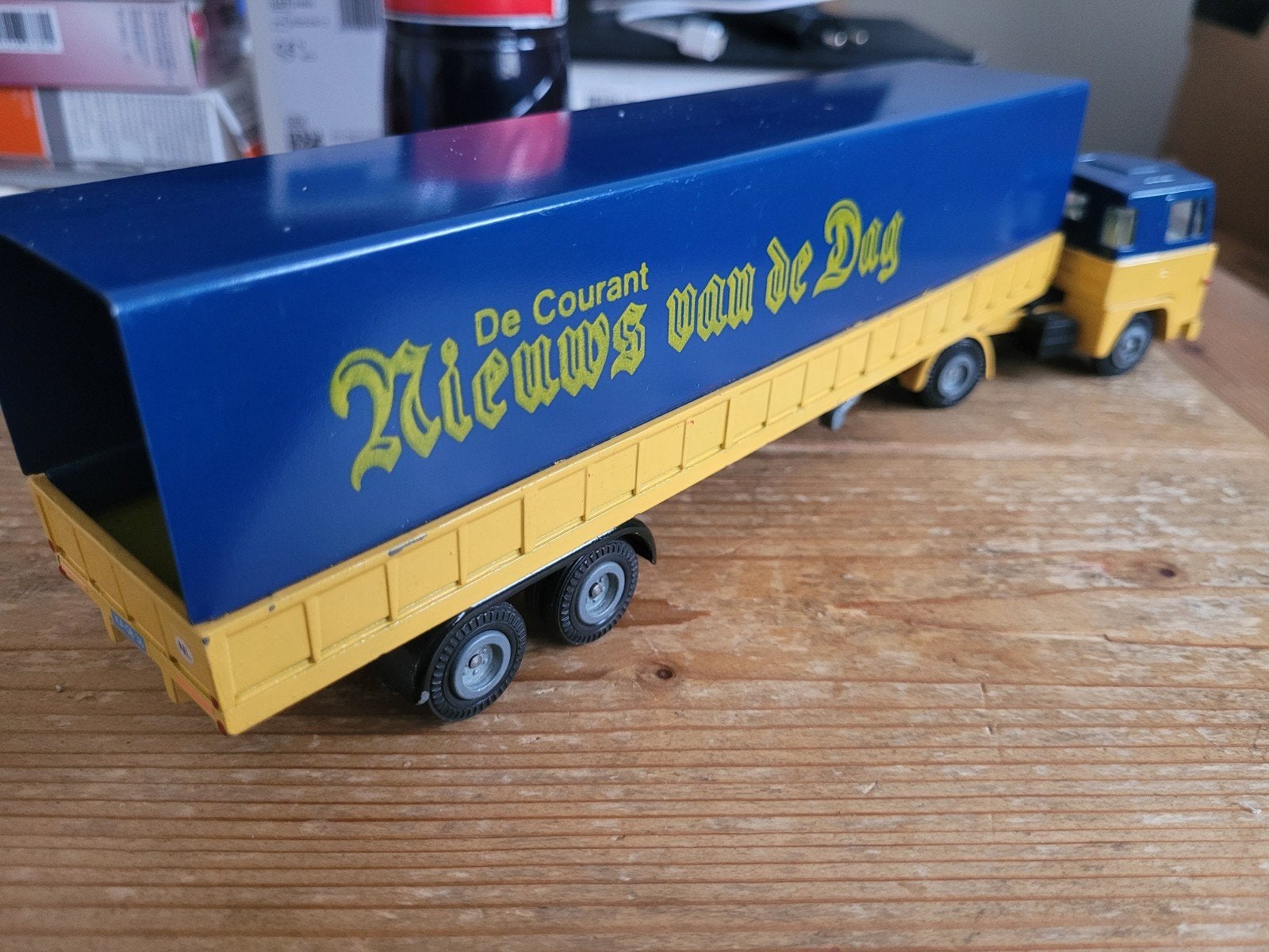scania met oplegger telegraaf, Hobby en Vrije tijd, Tekno, Zo goed als nieuw, Tekno, Bus of Vrachtwagen