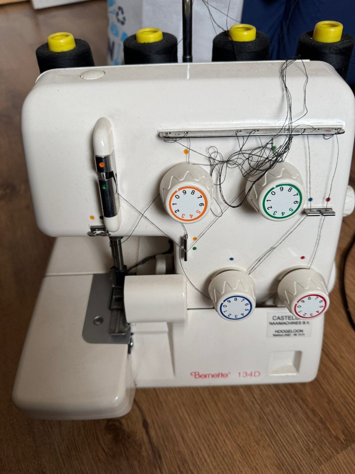 Lockmachine te koop, Hobby en Vrije tijd, Naaimachines en Toebehoren, Ophalen, Zo goed als nieuw, Lockmachine