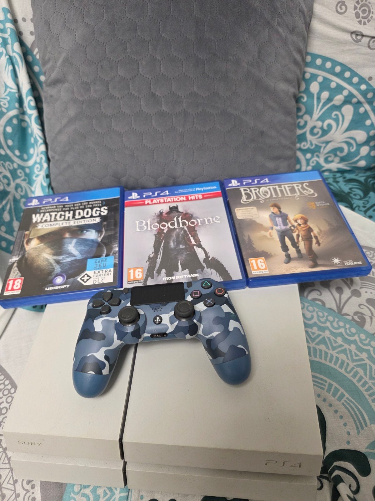 PS4 wit met controller en 3 games, Ophalen, Met 1 controller, Slim, Gebruikt