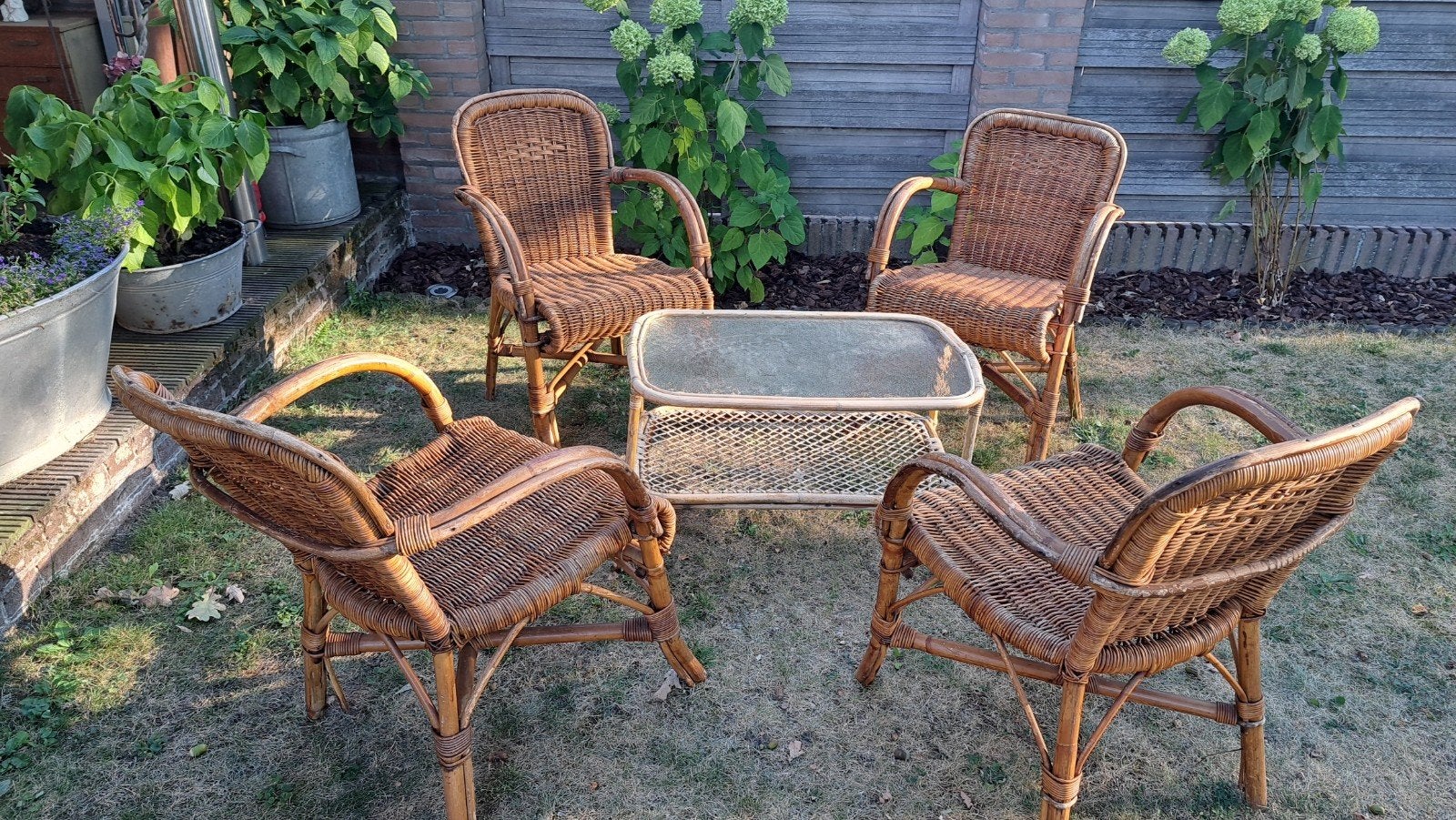 Rotan setje uit grootmoeders tijd, Ophalen, 4 zitplaatsen, Gebruikt, Bijzettafel