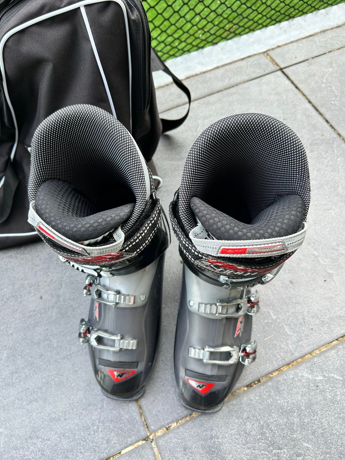 Nordica skischoenen - Maat 28.5, Sport en Fitness, Skiën en Langlaufen, Ophalen, Gebruikt, Schoenen, Nordica