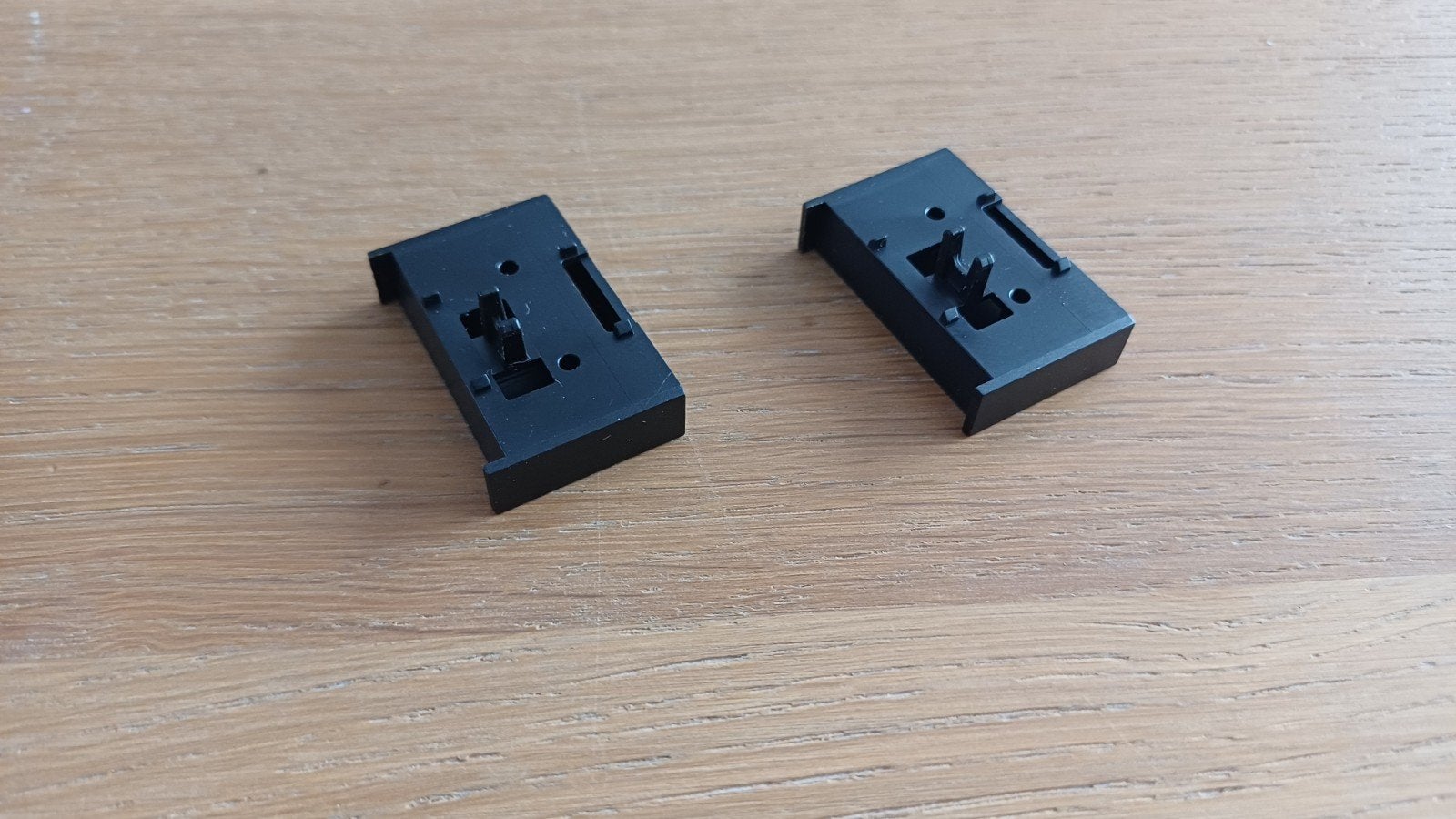 Herpa 2 zwarte kisten voor achterzijde trailer / oplegger, Ophalen of Verzenden, Nieuw, Bus of Vrachtwagen, Herpa