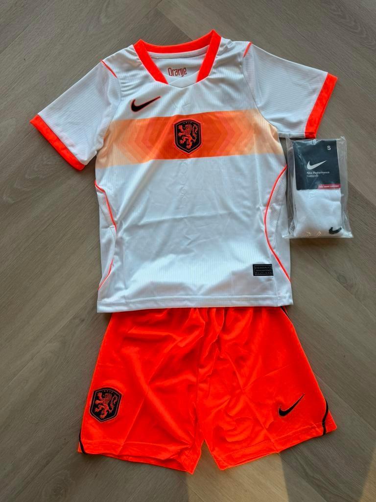 Nieuw uit tenue Nederlands elftal WK 2026 oranje, Maat XS of kleiner, Ophalen of Verzenden, Nieuw, Set