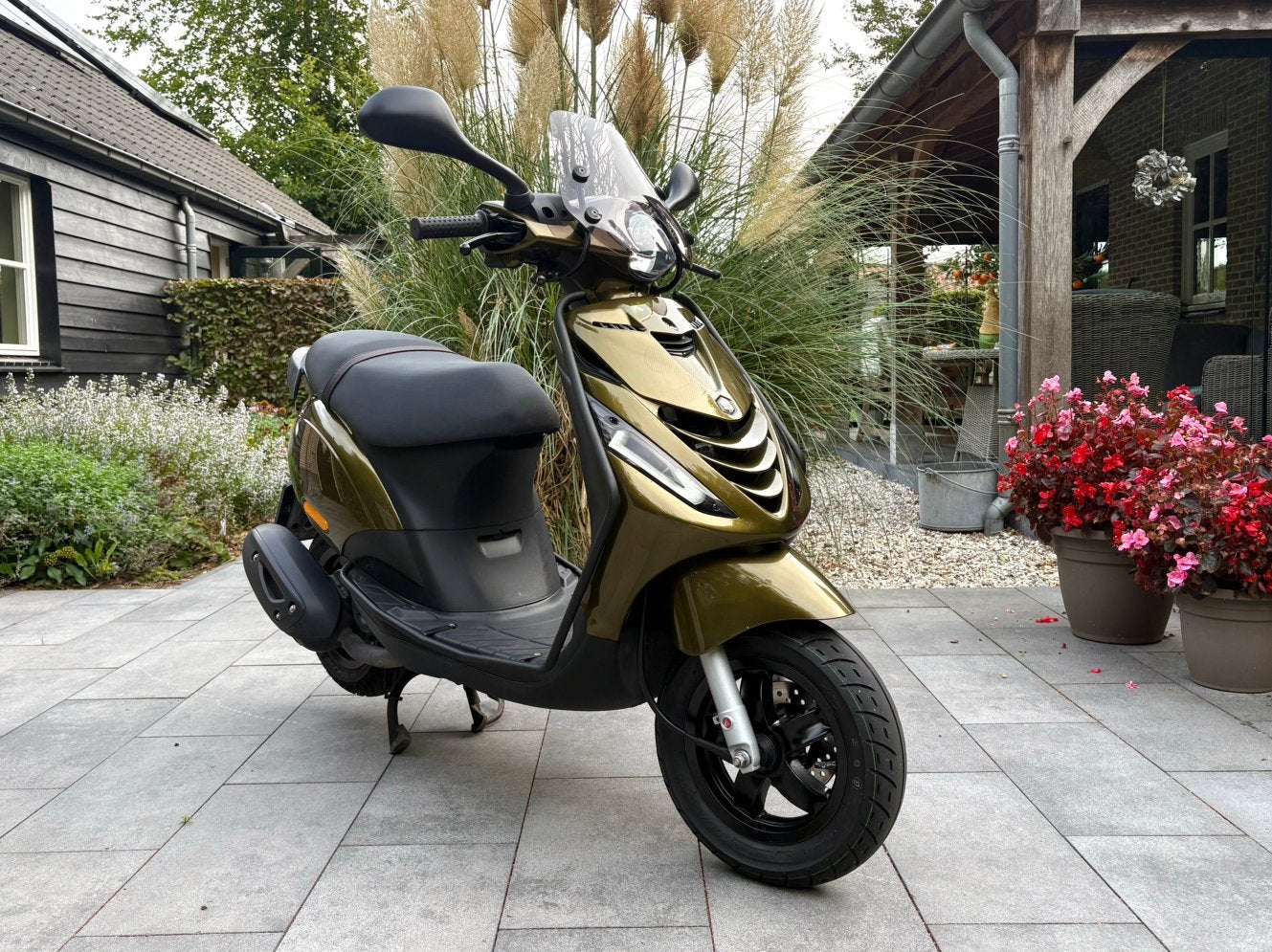 Piaggio Zip Iget 2024 | E5 | Brom | 8790 KM | Olijf Groen, Ophalen, Maximaal 45 km/u, Zip, Zo goed als nieuw