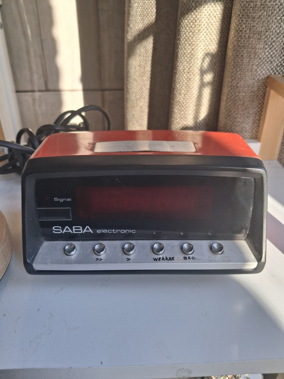 Vintage SABA Electronic-Uhr EZ 17 digitale wekkerradio, Ophalen of Verzenden, Zo goed als nieuw, Digitaal