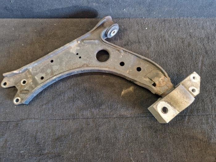 Draagarm links-voor van een Volkswagen Golf, Gebruikt, -, Volkswagen, -