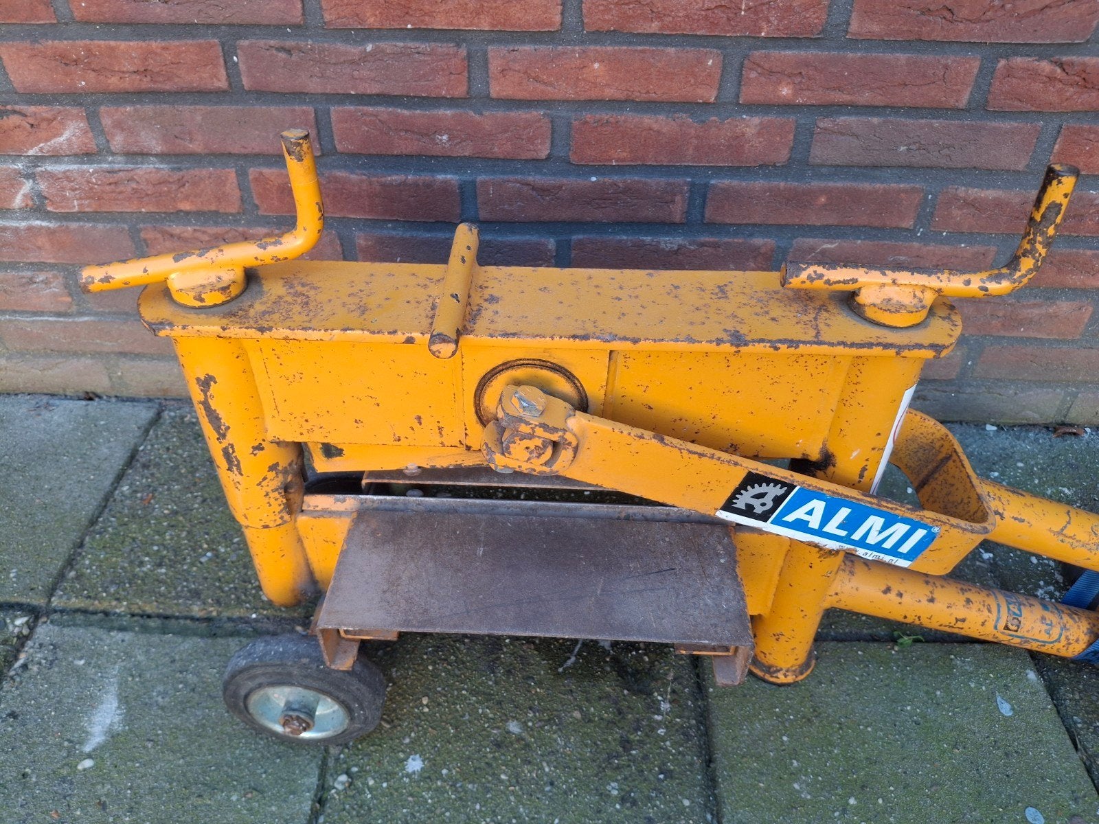 Almi Steenknipper 330 - 120 mm 
Almi, Ophalen, Gebruikt