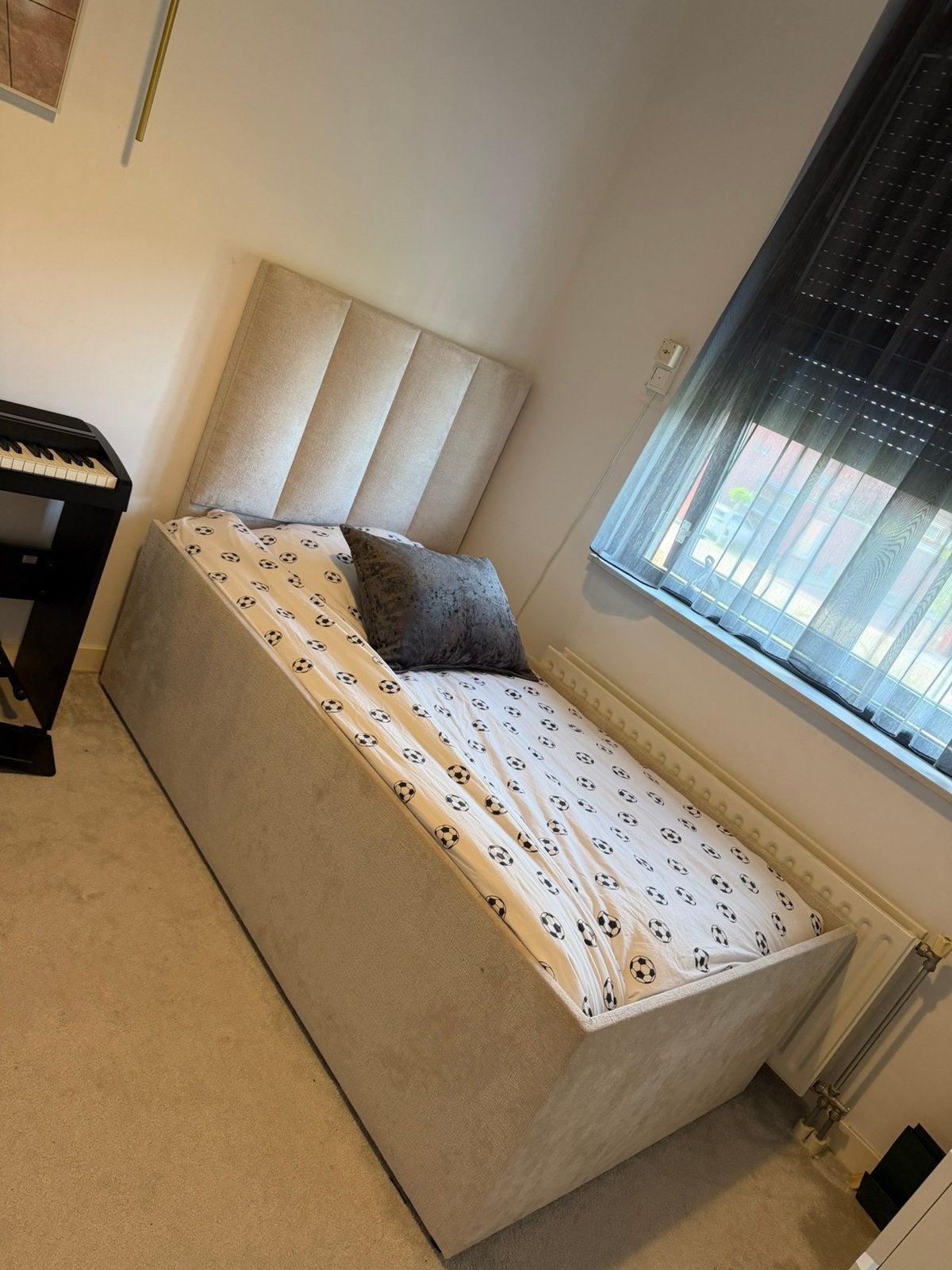 Mooie 1 persoons bed, Ophalen, Zo goed als nieuw, Tweepersoons