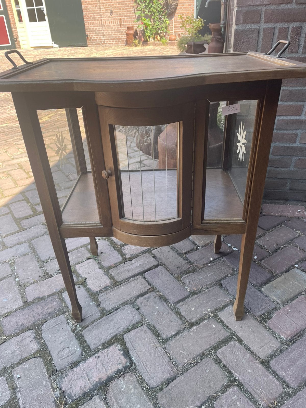 Theekastje, Ophalen