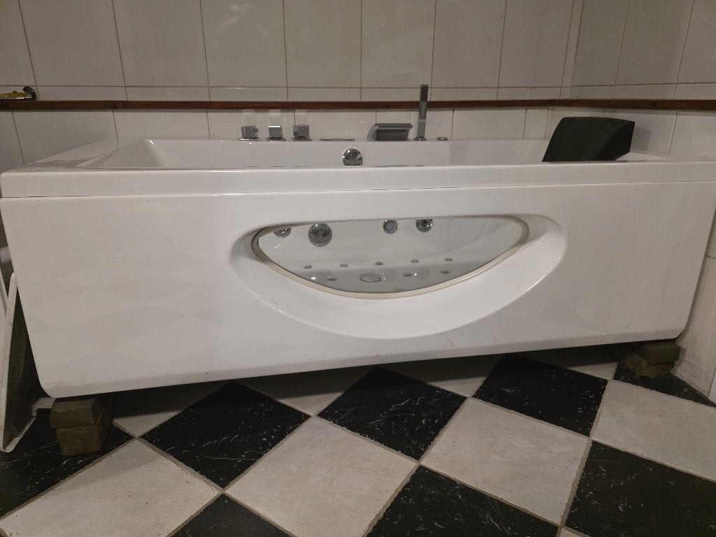 Nooit gebruikt , 180x90 cm Whirlpool bad, Ophalen, Nieuw, Bad