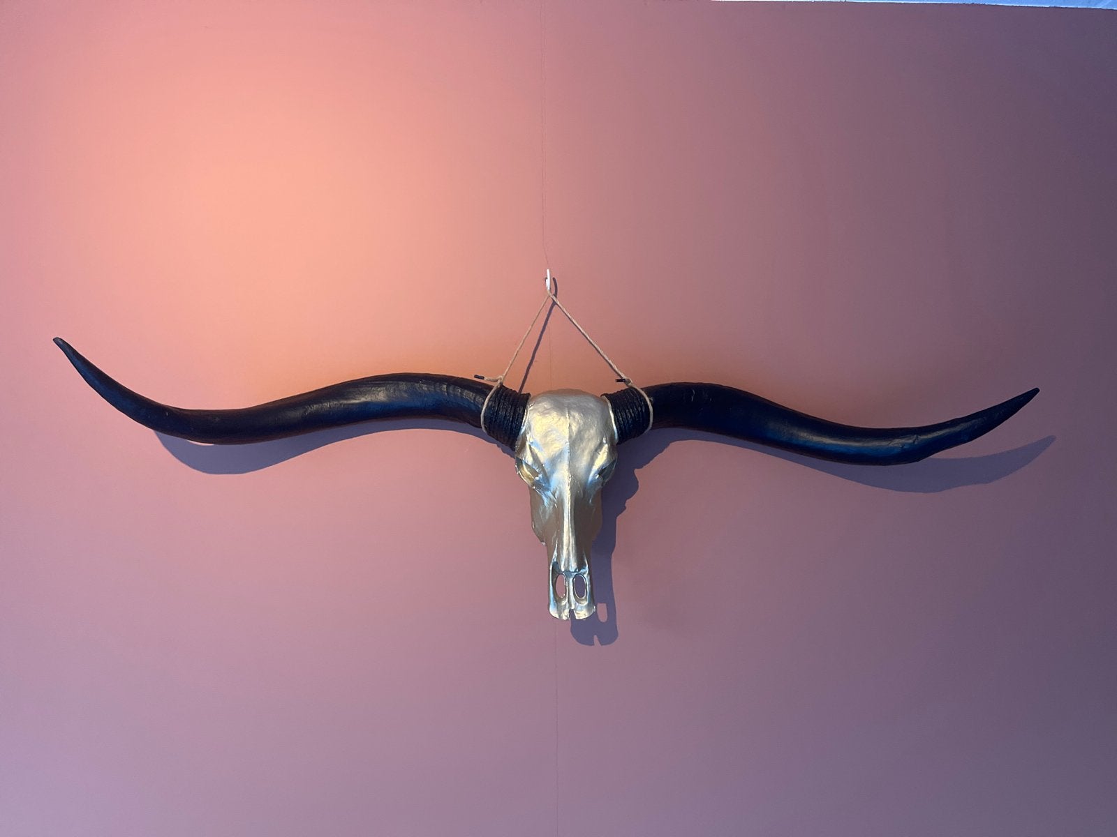 Decoratieve Stierenkop met Hoorns - Goud en Zwart, Huis en Inrichting, Woonaccessoires | Overige, Ophalen, Gebruikt, Meerkleurig