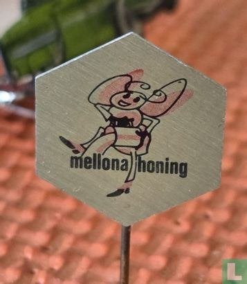 Speldje - Mellona honing zwart, Ophalen of Verzenden, Zo goed als nieuw, Merk, Speldje of Pin