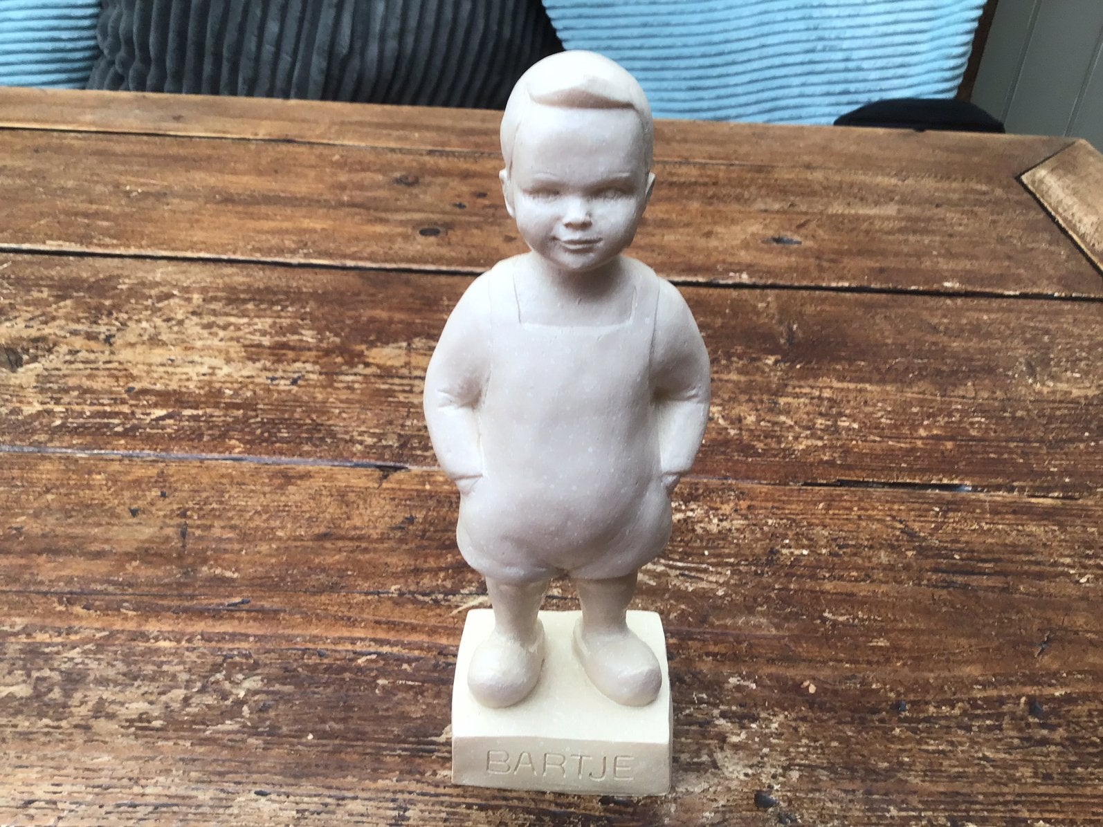 Beeld Bartje gemerkt Geharo. 23cm., Ophalen of Verzenden, Zo goed als nieuw, Mens