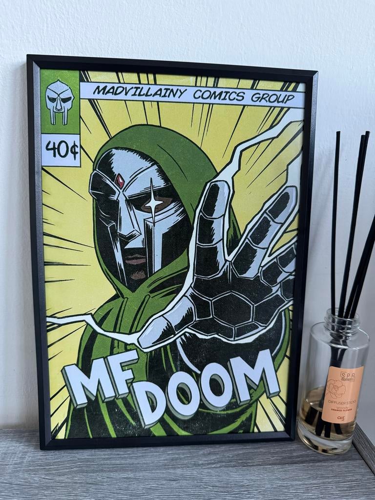 MF Doom Poster Ingelijst 21x30cm, Ophalen of Verzenden, Zo goed als nieuw, Foto of Poster