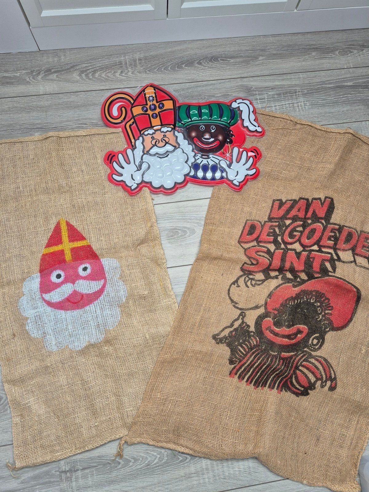 sinterklaaszakken en versiering sint, Ophalen