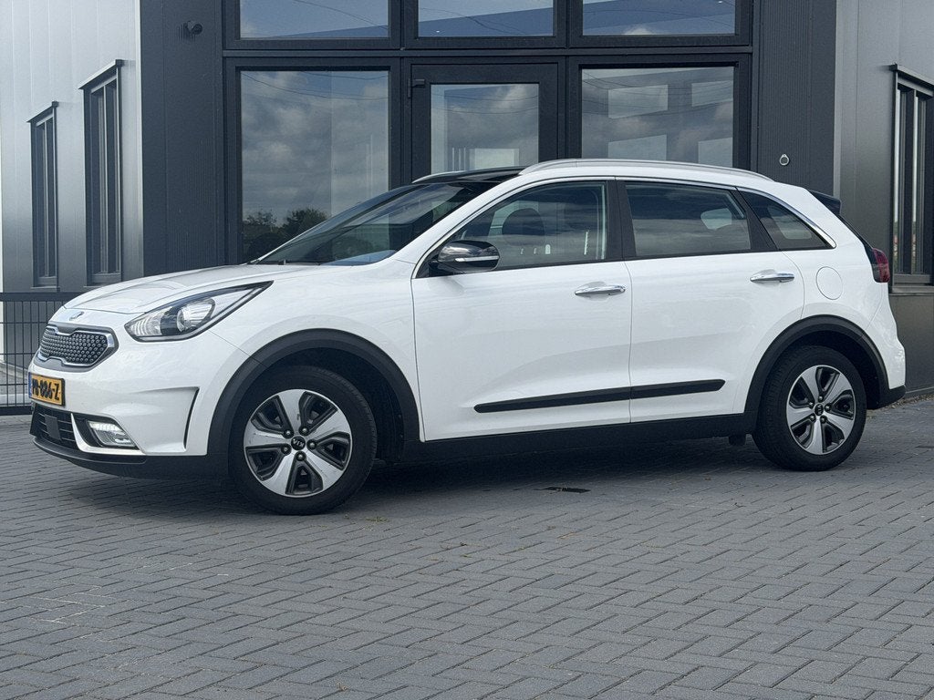 Kia Niro 1.6 GDi Hybrid First Edition Leer | Navi | Camera |, Auto's, Gebruikt, Wit, 26 km/l, SUV of Terreinwagen