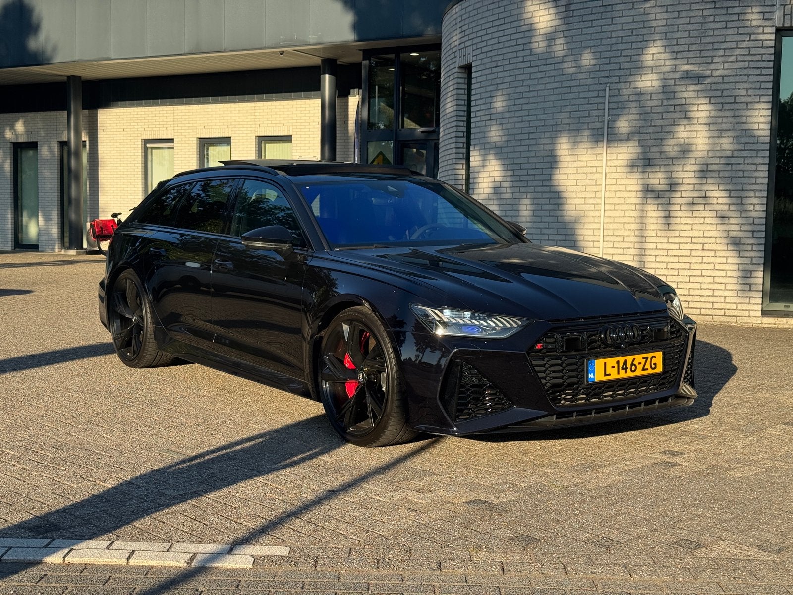 Audi RS6 4.0 V8 C8 Quattro 600pk 2019 4-Wiel sturing / keram, Auto's, Audi, Automaat, 600 pk, Zwart, Leder