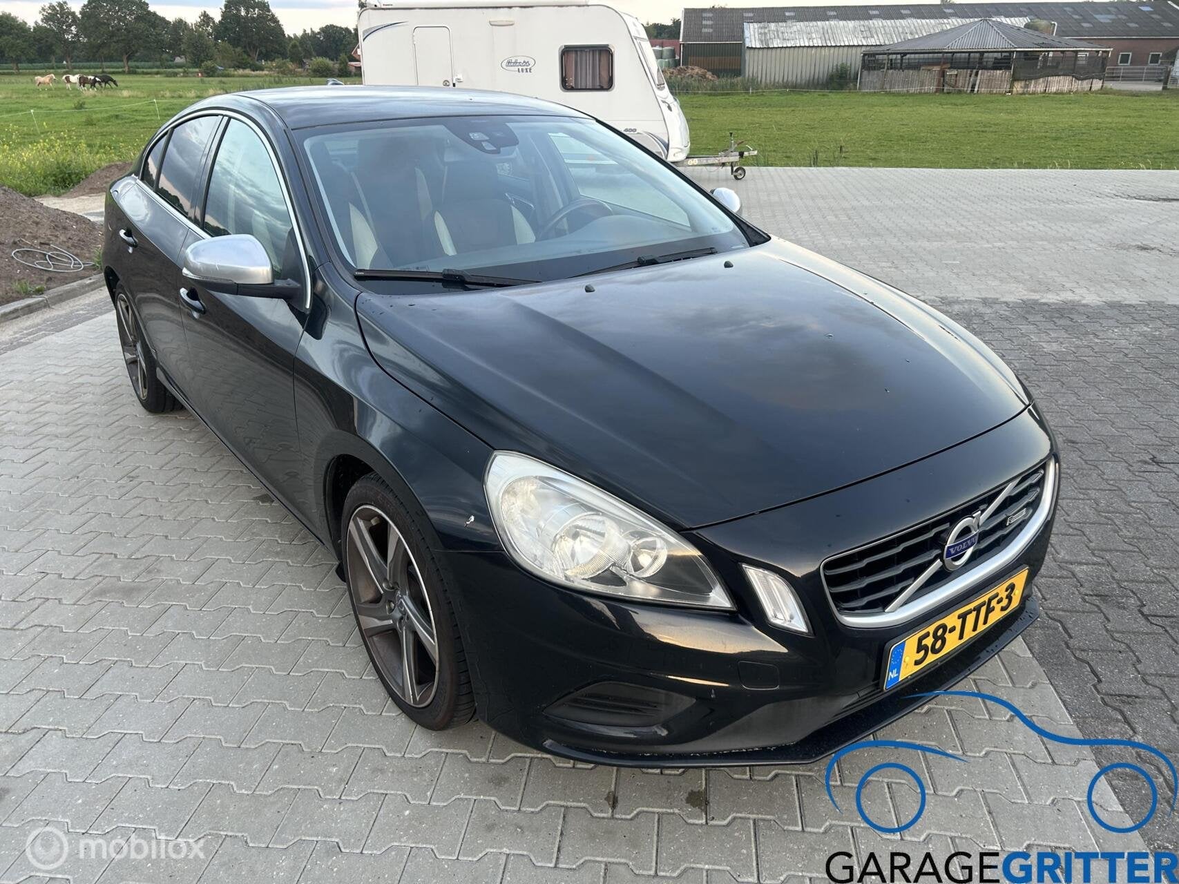 Volvo S60 1.6 T3 R-Design, Auto's, Volvo, Voorwielaandrijving, Gebruikt, 4 cilinders, 150 pk