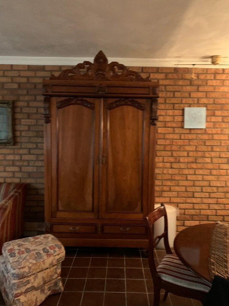 Antieke houten kuifkast met houtsnijwerk en 2 laden, Ophalen