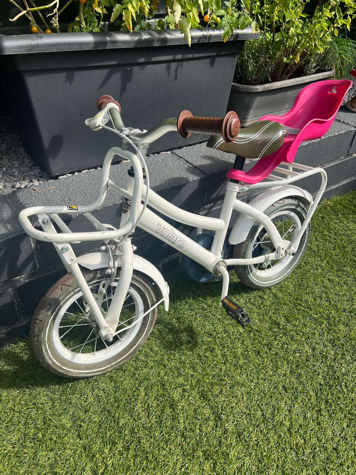 Volare kinderfiets wit met roze zitje en mandje, Ophalen, Gebruikt, Velgrem, Minder dan 16 inch