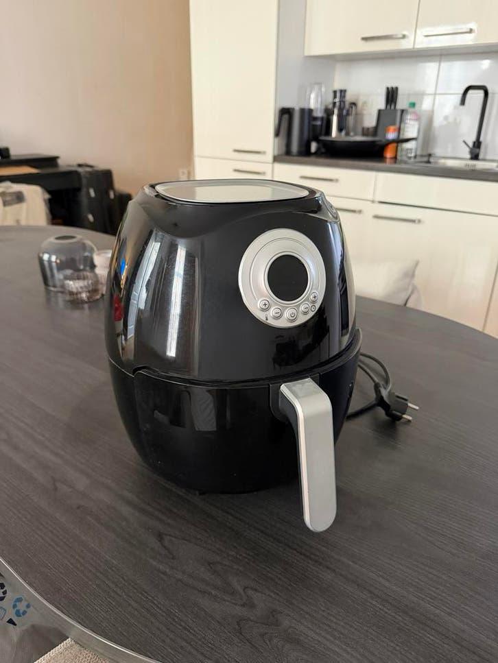 Home Essentials Airfryer - Goed Onderhouden, Witgoed en Apparatuur, Airfryers, Ophalen, Zo goed als nieuw, Airfryer, Minder dan 750 gram