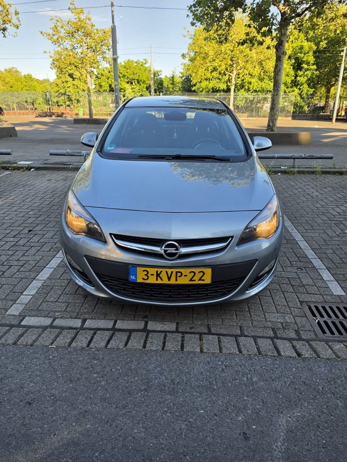 Opel Astra 1.4 Turbo 103KW 4D 2013 Grijs, Auto's, Opel, Astra, Adaptieve lichten, Airbags, Airconditioning, Boordcomputer, Centrale vergrendeling