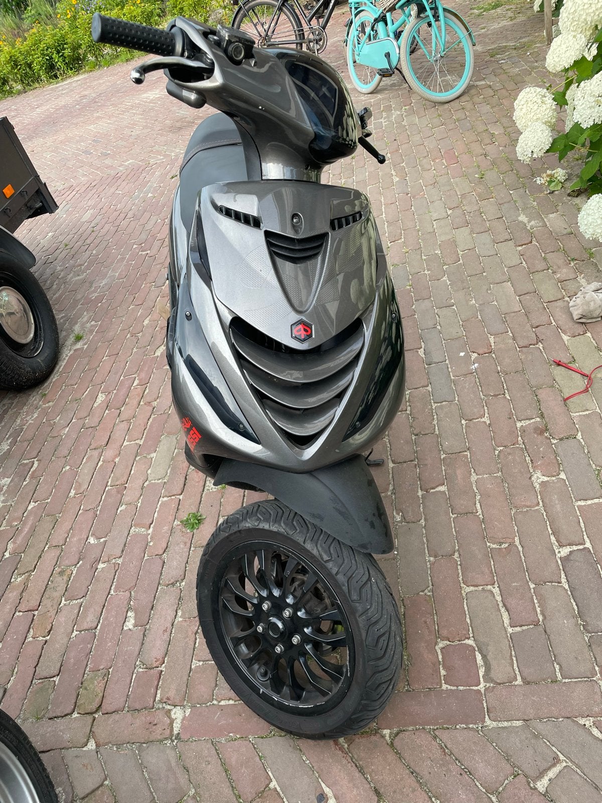 Piaggio zip 125cc, Fietsen en Brommers, Scooters | Piaggio, Zo goed als nieuw, Zip, Benzine, Ophalen