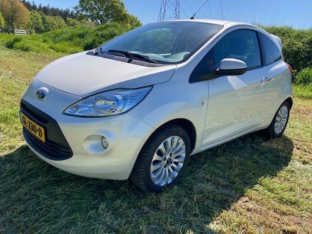 Ford Ka 1.2 Titanium X 69pk EU6 start/stop Parelmoer Wit, Stof, 4 cilinders, Wit, Handgeschakeld